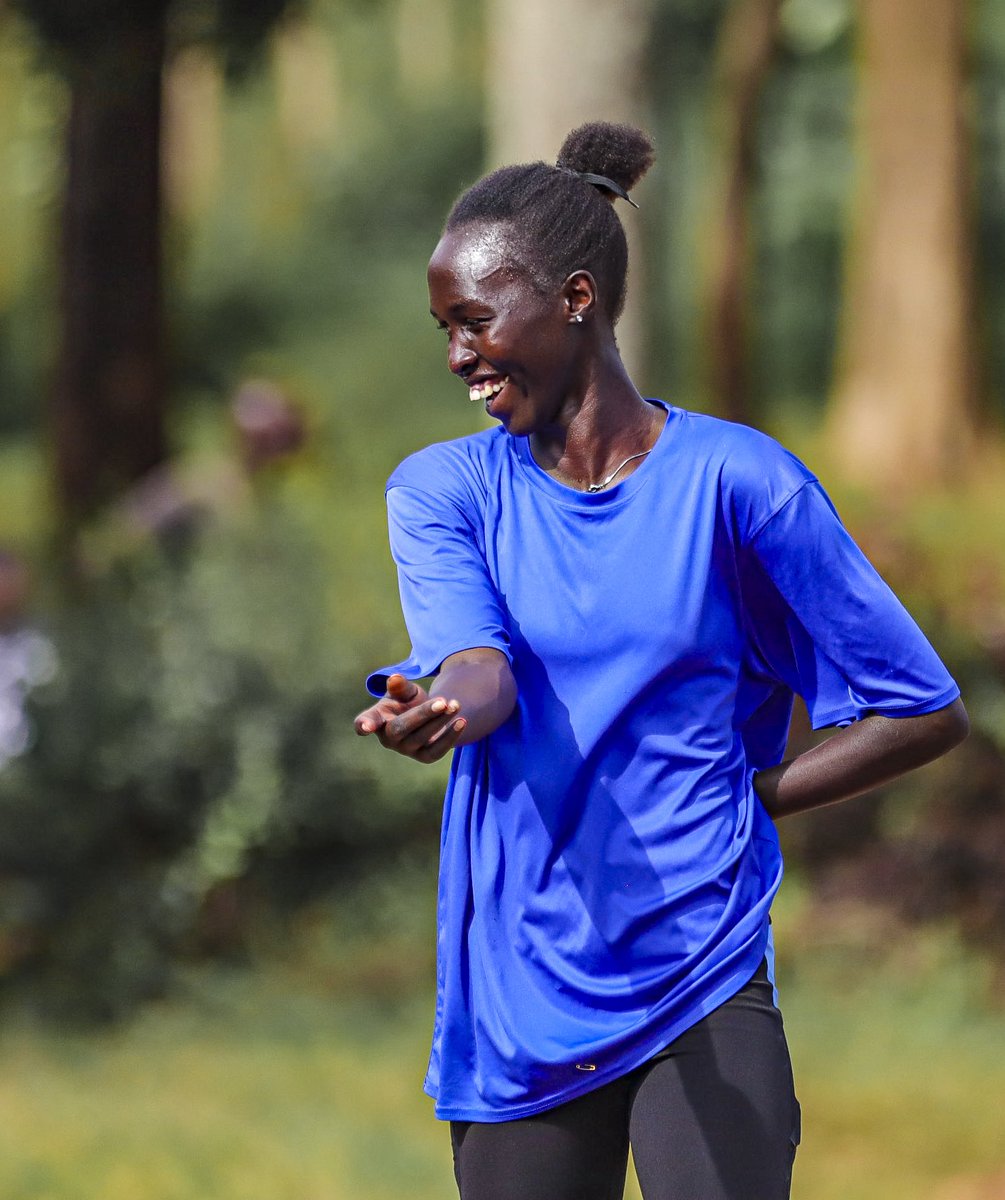 Ayaa Gloria tweet media