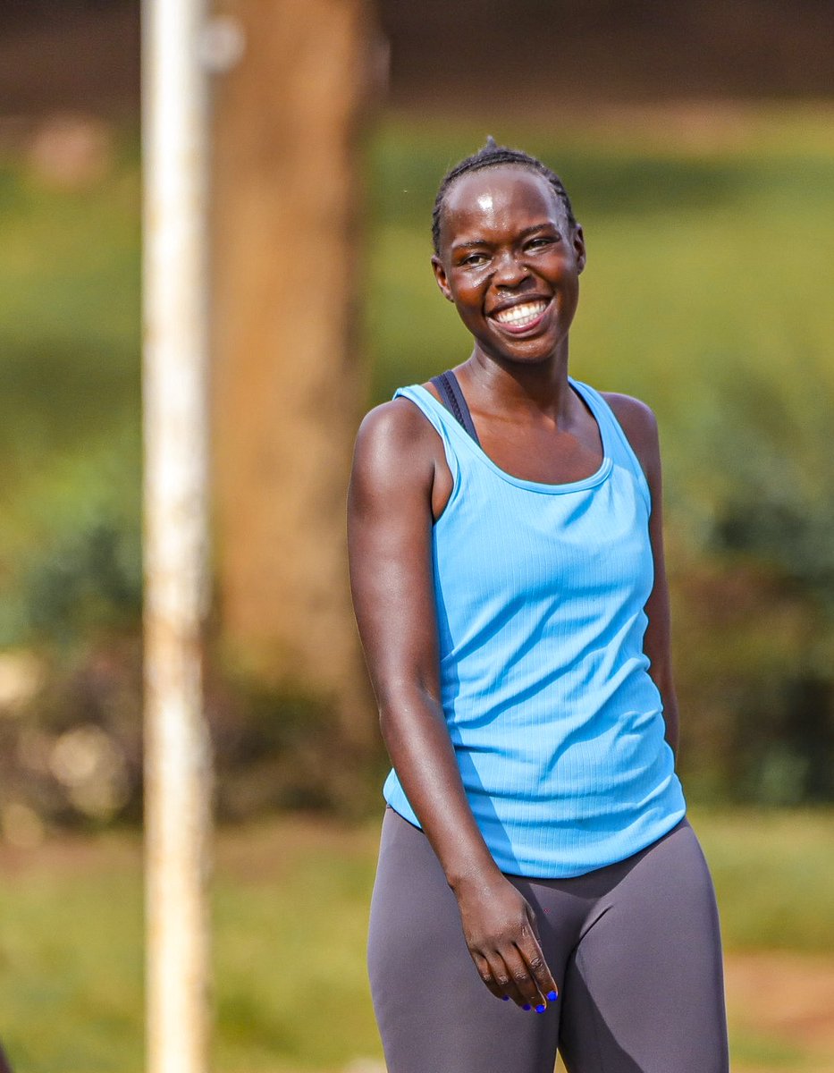 Ayaa Gloria tweet media