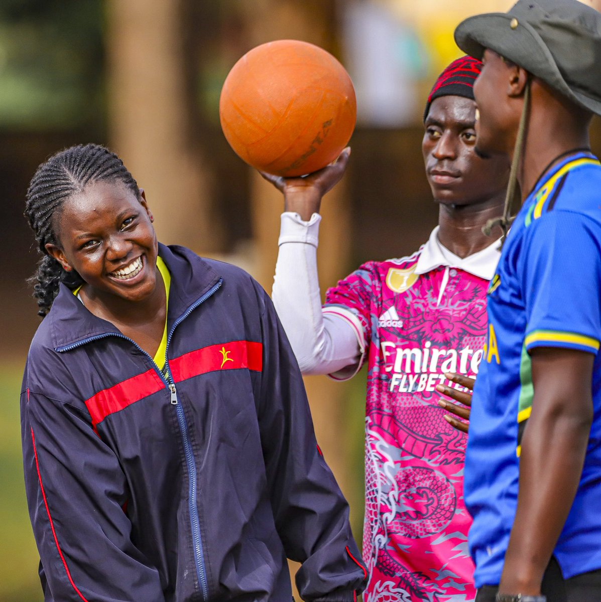 Ayaa Gloria tweet media