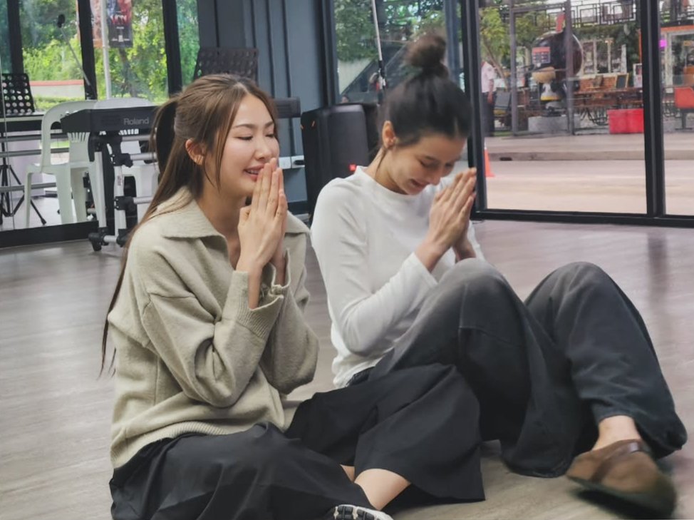 kungyoona117's tweet photo. นี่ไม่น่าติ่งคนไทยเลย😂 ปกติก็อยู่ของนี่ได้ ใช้ชีวิตปกติทุกวัน ชินมาก เพราะปกติฝั่งเกาก็แทบจะไม่อัพอะไร วันๆ ตามงานแบบชิลๆ แต่ตั้งแต่มาติ่งคนไทยนี่กดเข้าทวิตบ่อยมาก คนไทยเล่นของเหรอ ชั้นติดเค้าอะไรขนาดนั้น555555
#ถุงแป้งเจสซี่ #tungpangjessie #heartcodeseries https://t.co/YHWi8iEKQU