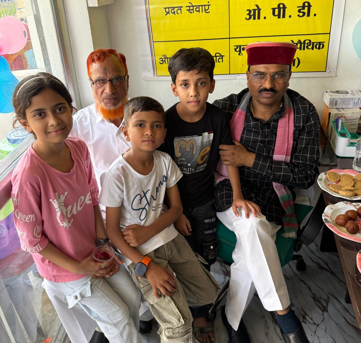 RamShiromaniMP's tweet photo. जनपद बलरामपुर के विकासखंड तुलसीपुर बाज़ार में हेल्थ केयर सेंटर का शुभारंभ फीता काटकर केंद्र का उद्घाटन किया।
इस महत्वपूर्ण पहल के लिए डॉ. वहीद अहमद ख़ान जी एवं उनकी पूरी टीम को हार्दिक बधाई एवं शुभकामनाएं।
#बलरामपुर #तुलसीपुर #स्वास्थ्यसेवा #जनसेवा https://t.co/dFUux2LuyA