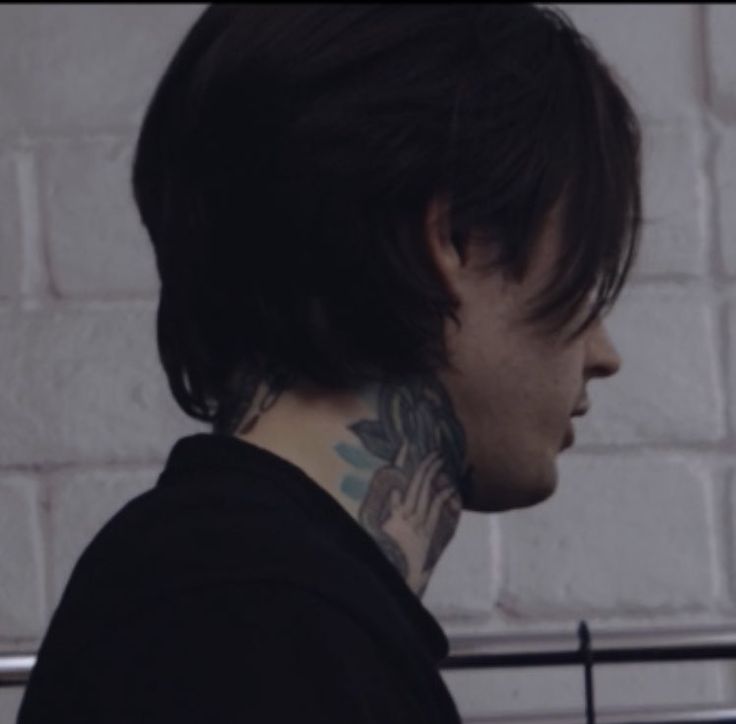 ˚.◜carꙨ ◟☆ tweet media