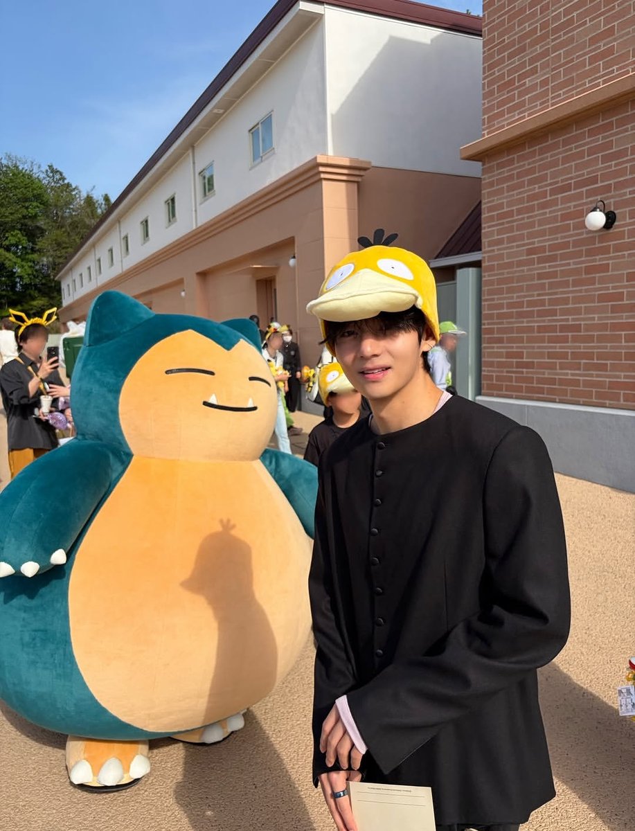 Why don't they add more concerts?

That's why. So they can spend their time doing whatever they want and LIVE and stay healthy 💜