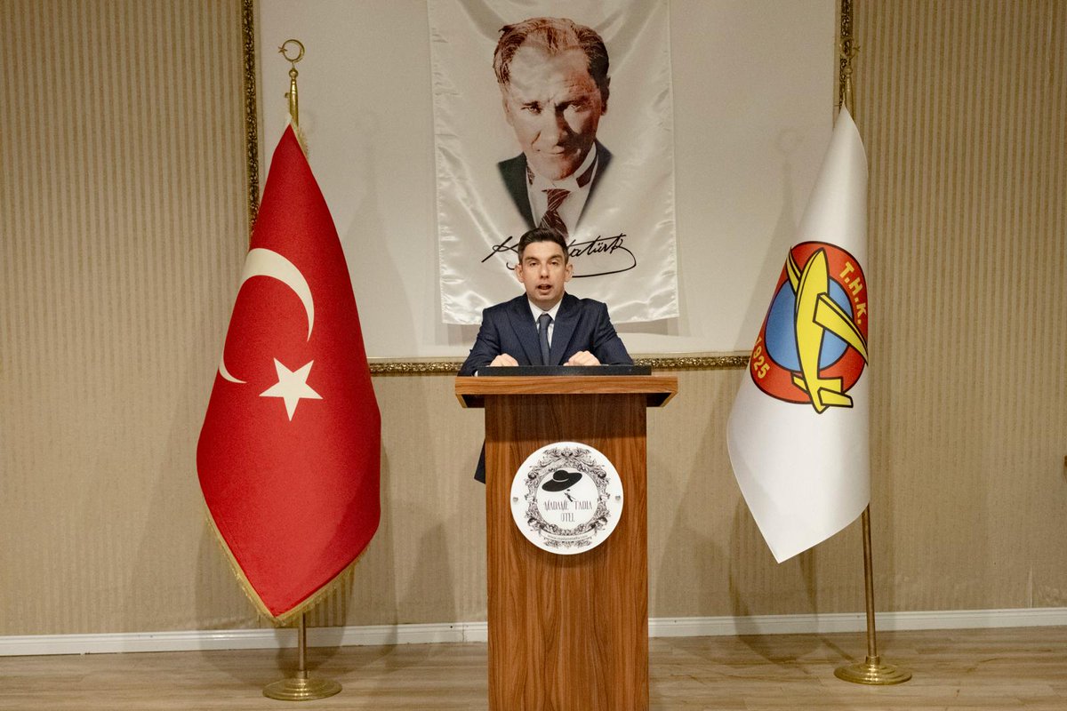 Dostdernekler's tweet photo. TÜRK HAVA KURUMU ESKİŞEHİR ŞUBE BAŞKANI GÖKHAN ÇALIŞKAN GÜVEN TAZELEDİ.

Türk Hava Kurumu Eskişehir Şubesinde Gökhan Çalışkan tekrar başkanlığa seçilirken salonda hazır bulunan üyeler hitaben yapmış olduğu konuşmada şunları dedi.

https://t.co/Eev65gkj4z… https://t.co/PWVZZbLBON