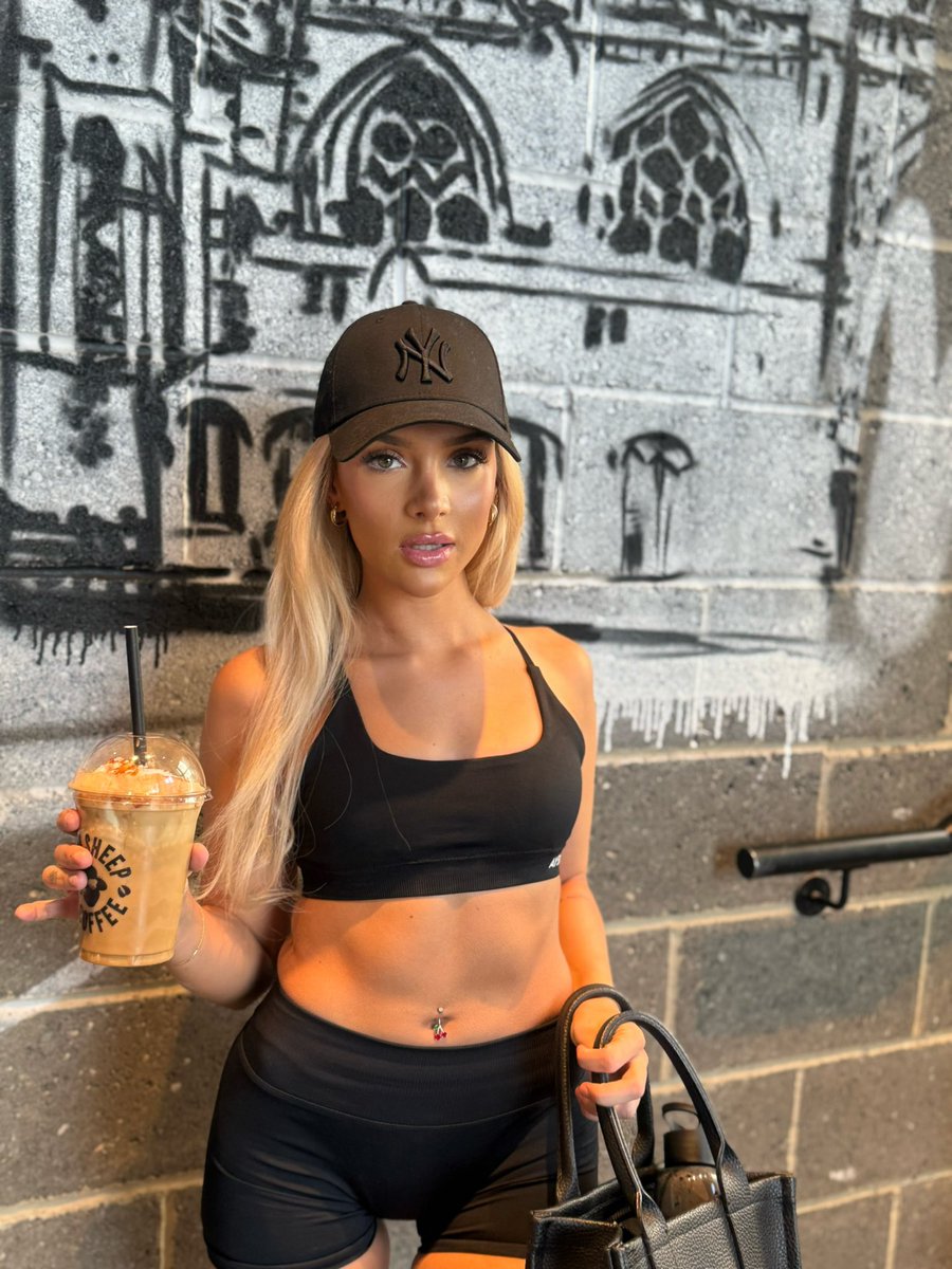 Elliemxe18 tweet media