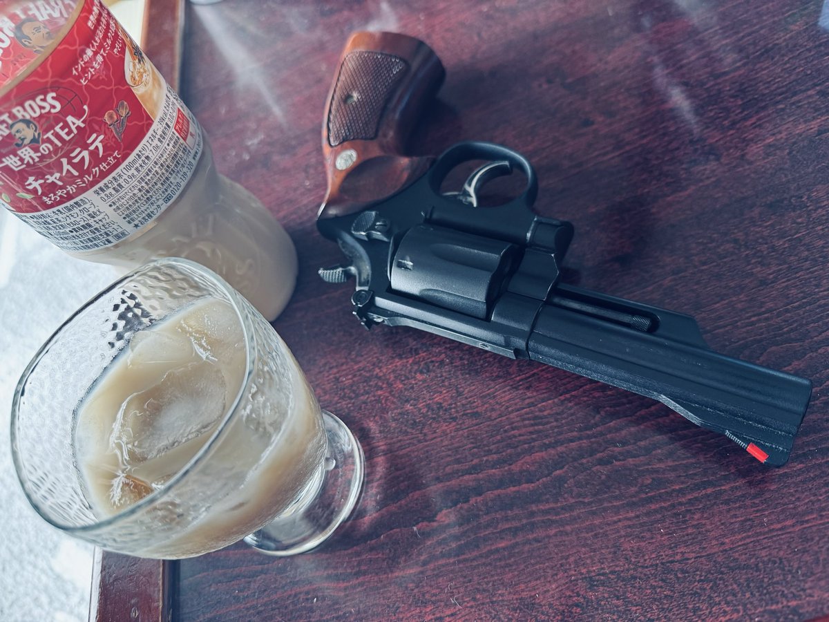 皆様お疲れ様でございました🫖訳ありでお仕事早退勢≡┏(  •︠ˍ•︡  )┛