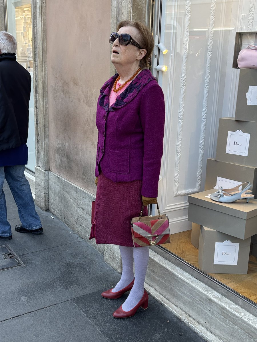 __hope02s's tweet photo. My first solo trip in Rome🥤 https://t.co/eYrefBB4dn