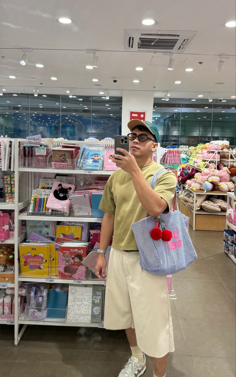 LAV 🤍 tweet media