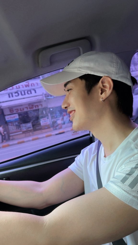 little b ꙳ ⭐️ tweet media