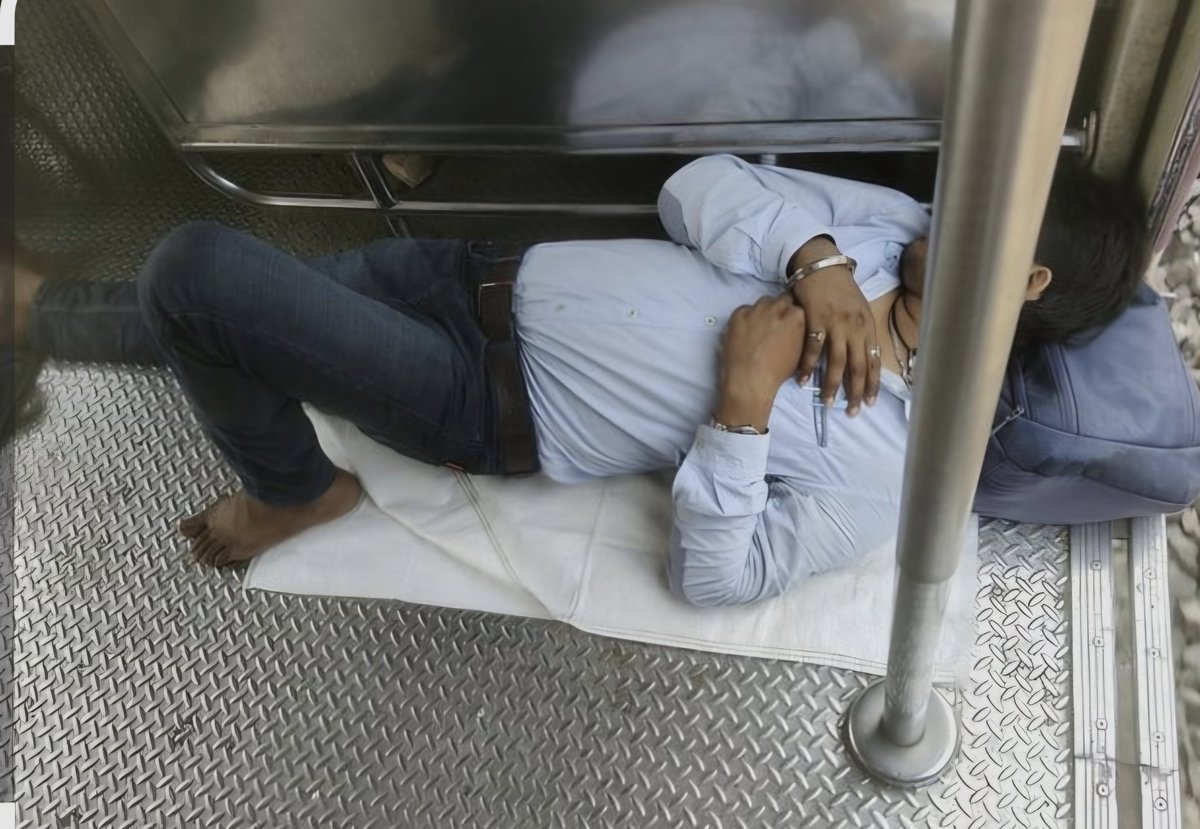 Probasibangali's tweet image. Who knew the real Bengal–Gujarat connect isn’t #politics or #business it’s food coma diplomacy 😄

#Bengal calls it bhat ghum, #Gujarat perfects the siesta.

Different cuisines, same outcome: lunch → system shutdown.

National integration, powered by rice and nap 😂