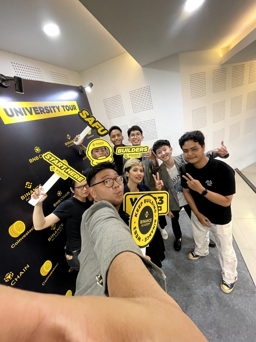 theodhoreee's tweet image. Web3 university tour kemarin bener-bener eye-opening.
bukan soal crypto doang tapi soal jadi builder, bukan sekadar user.

Big thanks to @binance @bnbchain @binanceacademy @coinvestasi @nkskrdwyn @bcc_ukdw @devweb3jogja

#Web3 #BNBChain #BlockchainEducation #Coinvestasi