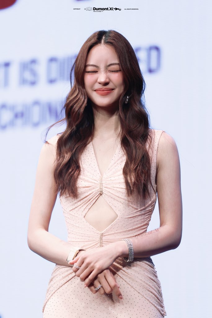 “wǒ bù zhī dào”🤭

LENAMIU FANSIGN CHONGQING
#LenaMiu1STinChongqing
#MiuNatsha #หมิวณัชชา