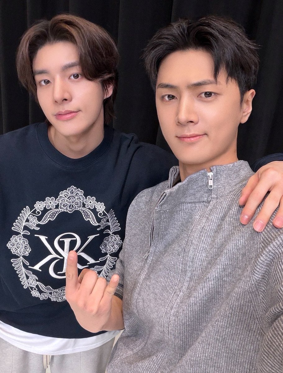 wishyouwereboo𑣲 tweet media