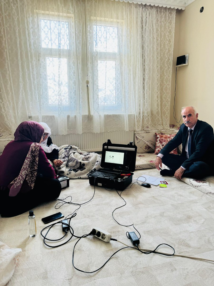 #AdresteNüfusHizmetleri miz devam ediyor. Müdürlüğümüze gelemeyen vatandaşlarımıza hizmet etmeye devam ediyoruz. #hayatınızınheranında yanınızdayız.
<a href="/SabriAslanx/">Sabri ASLAN</a> <a href="/itasyapan/">İbrahim Taşyapan</a>
<a href="/HakkariValiligi/">T.C. HAKKARİ VALİLİĞİ</a> <a href="/TCNufus/">Nüfus ve Vatandaşlık İşleri Genel Müdürlüğü</a>
 <a href="/TC_icisleri/">T.C. İçişleri Bakanlığı</a>