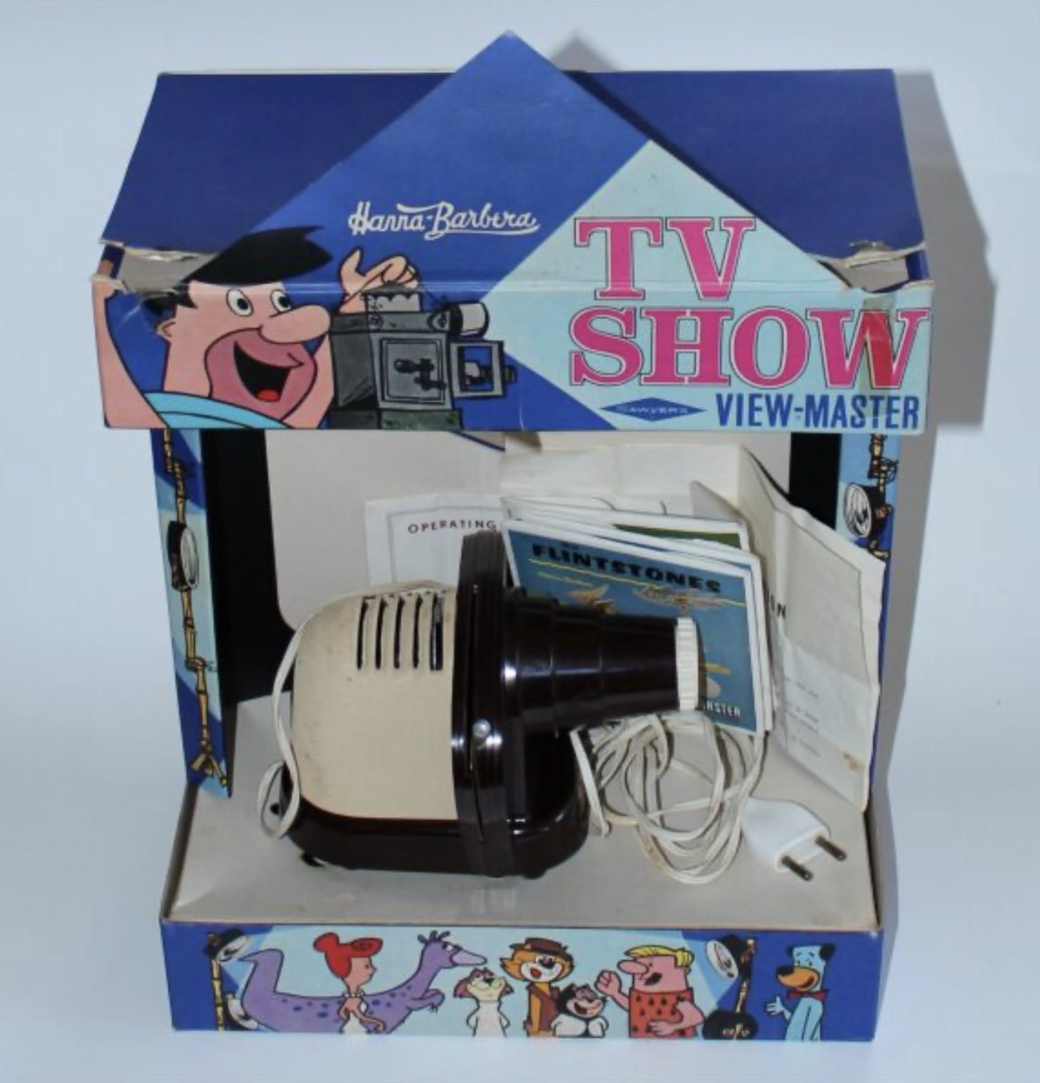 Viewmaster also made this projector.

A slide show of tv shows.. was practically Netflix as a kid.

I think I was about 11 when we got our first video recorder.

So I’d have liked this before then.