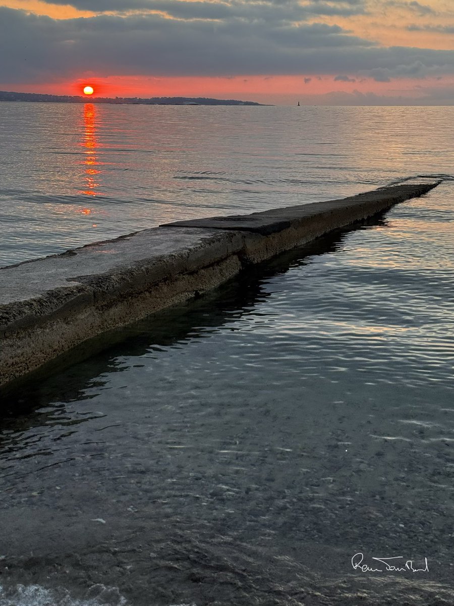 ReneTombarel's tweet image. Les images du jour à l’heure du lever du soleil #cannes #CotedAzurFrance @Cannes_France @villecannes