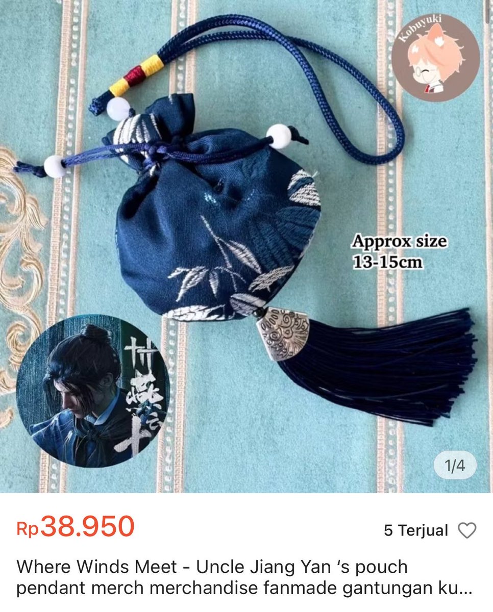 kobutochi's tweet photo. 🇮🇩 Where winds meet dried tea leaf scented amulet restocked~
•Uncle Jiang pouch: https://t.co/v675yJj7o6
•WoH tea pouch: https://t.co/aYhVEXcdVD
•NMW tea pouch: https://t.co/5pXrKim54B
.
.
#wanttosell #merch #merchandise #wts #wwm  #wherewindsmeet #warungwwm #jiangyan https://t.co/EfwI501OiK