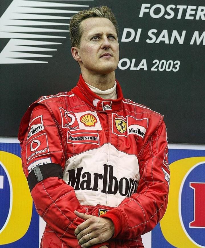 Ce 20 avril 2003, Michael Schumacher gagnait sa toute première victoire de la saison au GP de Saint-Marin à Imola. La veille il avait perdu sa maman suite à un cancer. Michael et son frère Ralf ont montré l'incroyable force mentale qu'ils avaient. 

<a href="/schumacher/">Michael Schumacher</a> <a href="/ScuderiaFerrari/">Scuderia Ferrari HP</a>