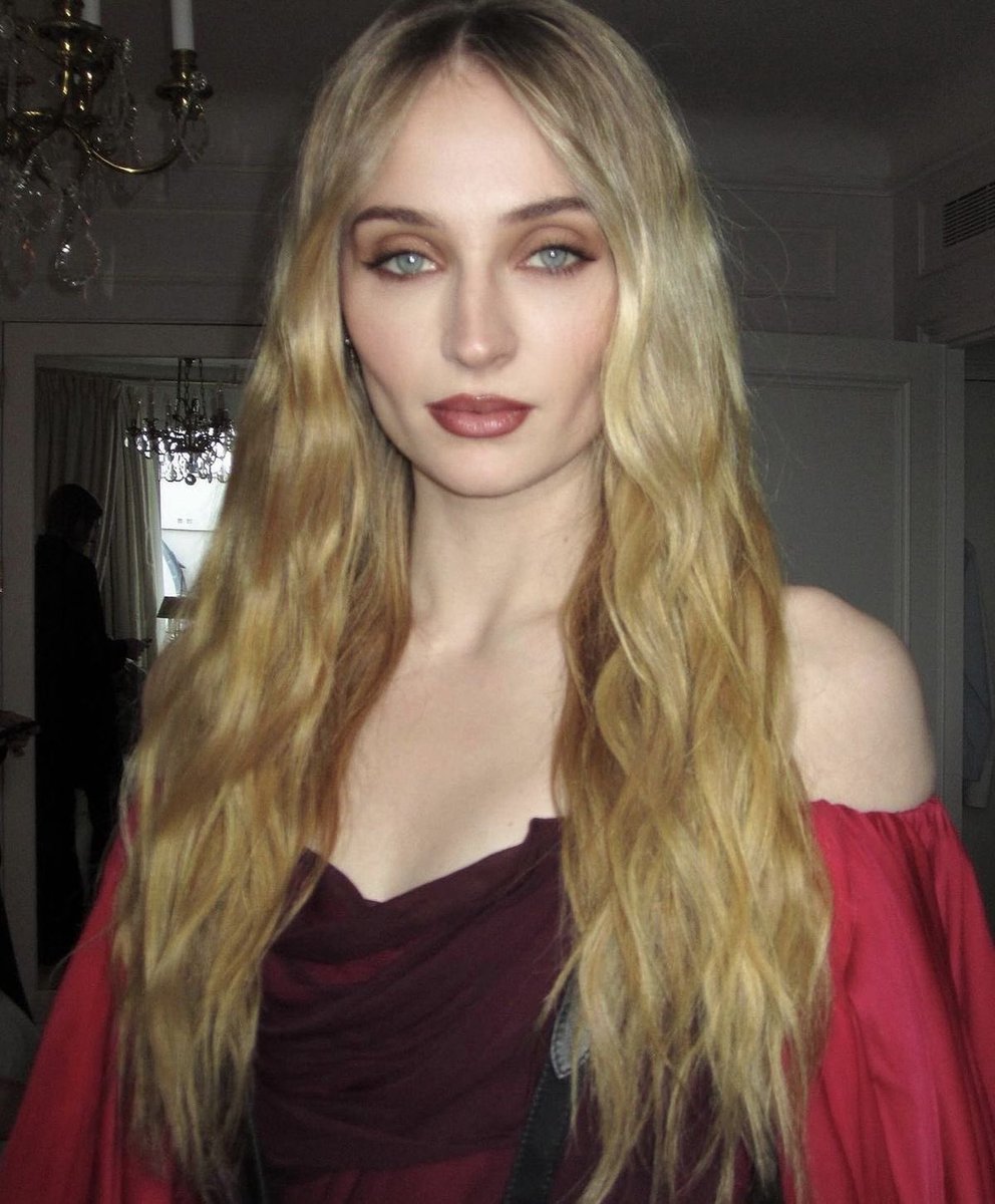 eyesofwiIdfire's tweet photo. We need to discuss Sophie Turner’s Cerseism lately… https://t.co/3m7lX9RZkj