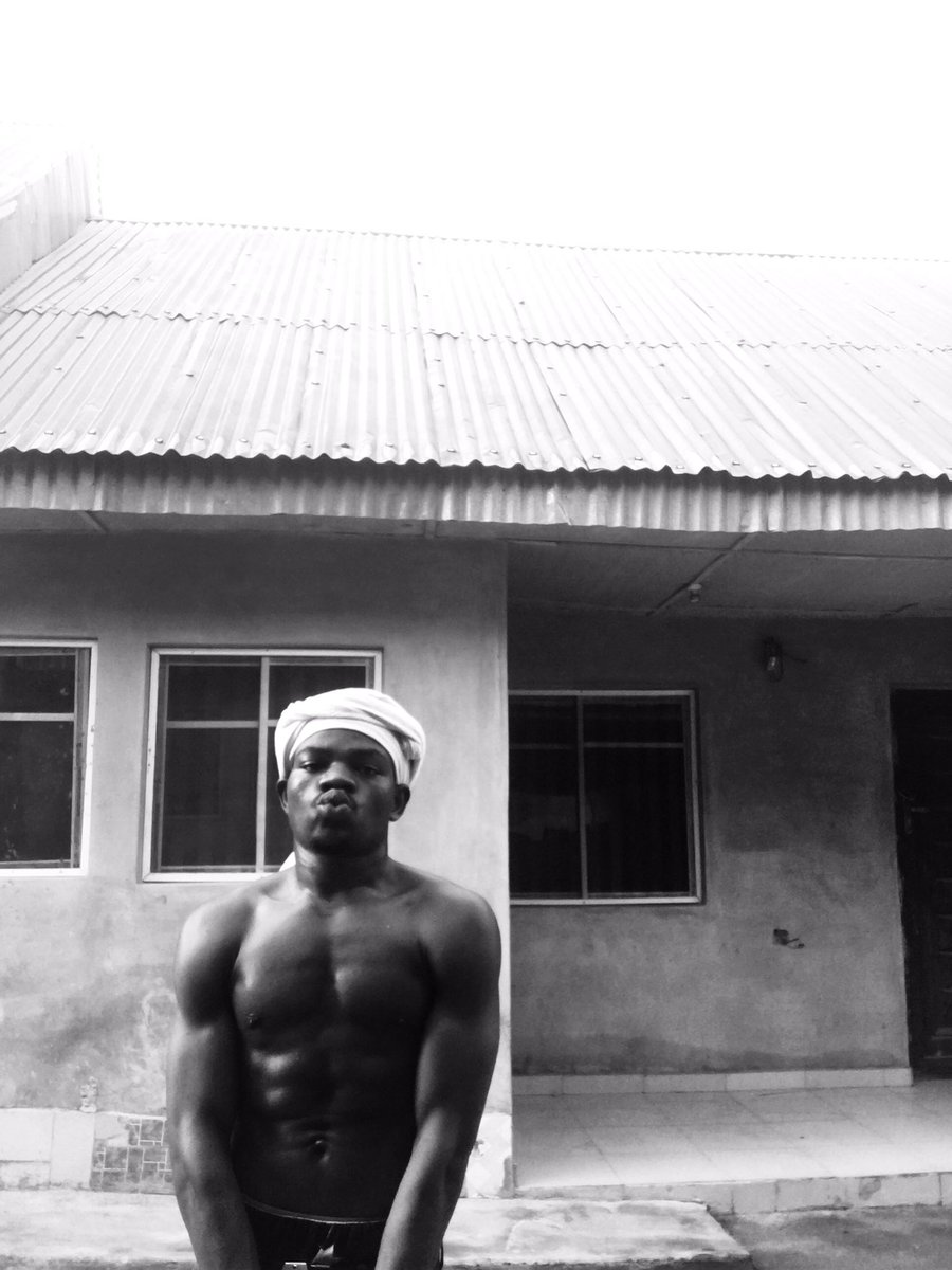 boylonrr23's tweet image. On a monday morning ! 🦭
#Physique #GymTwitter #FitnessMotivation #FitFam #FitnessJourney #Bodybuilding