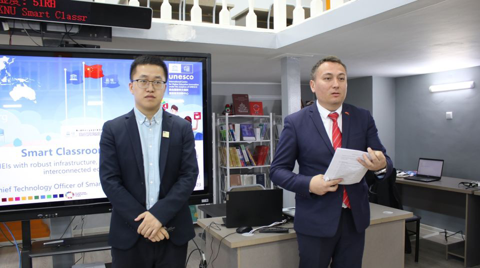 DazzleviewTech's tweet image. In Kyrgyzstan, the smart classroom jointly built by Dazzleview Intelligence and the Kyrgyz National University also successfully held a ribbon-cutting ceremony and was officially put into use. 

News Sourse: lnkd.in/gE8c445M

#Dazzleview  #SmartClassroom #EdTech