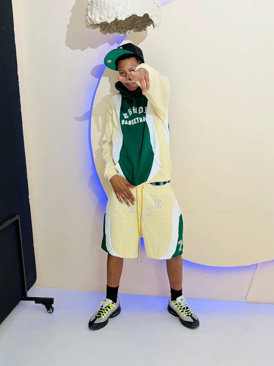  Bhuru  tweet media