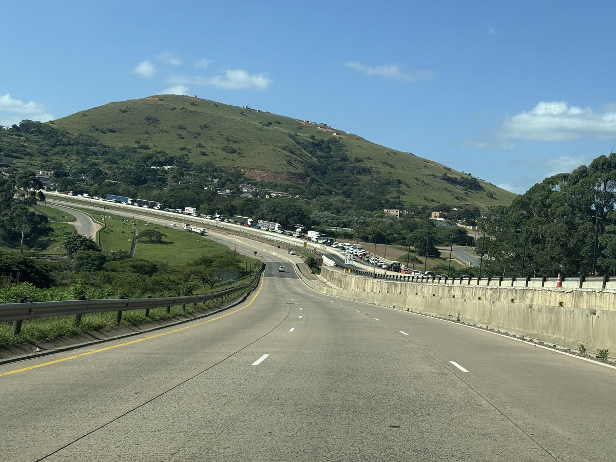 AccordingToNtob's tweet photo. @ecrtraffic Cliffdale N3 to PMB. Traffic backs up all the wait to Westown off-ramp. https://t.co/NOjKMybOAa