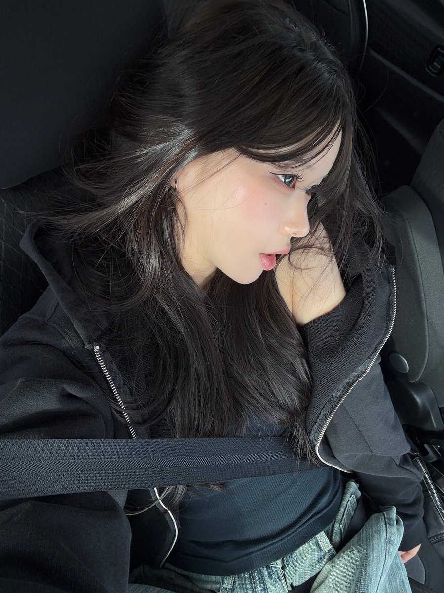 momo tweet media