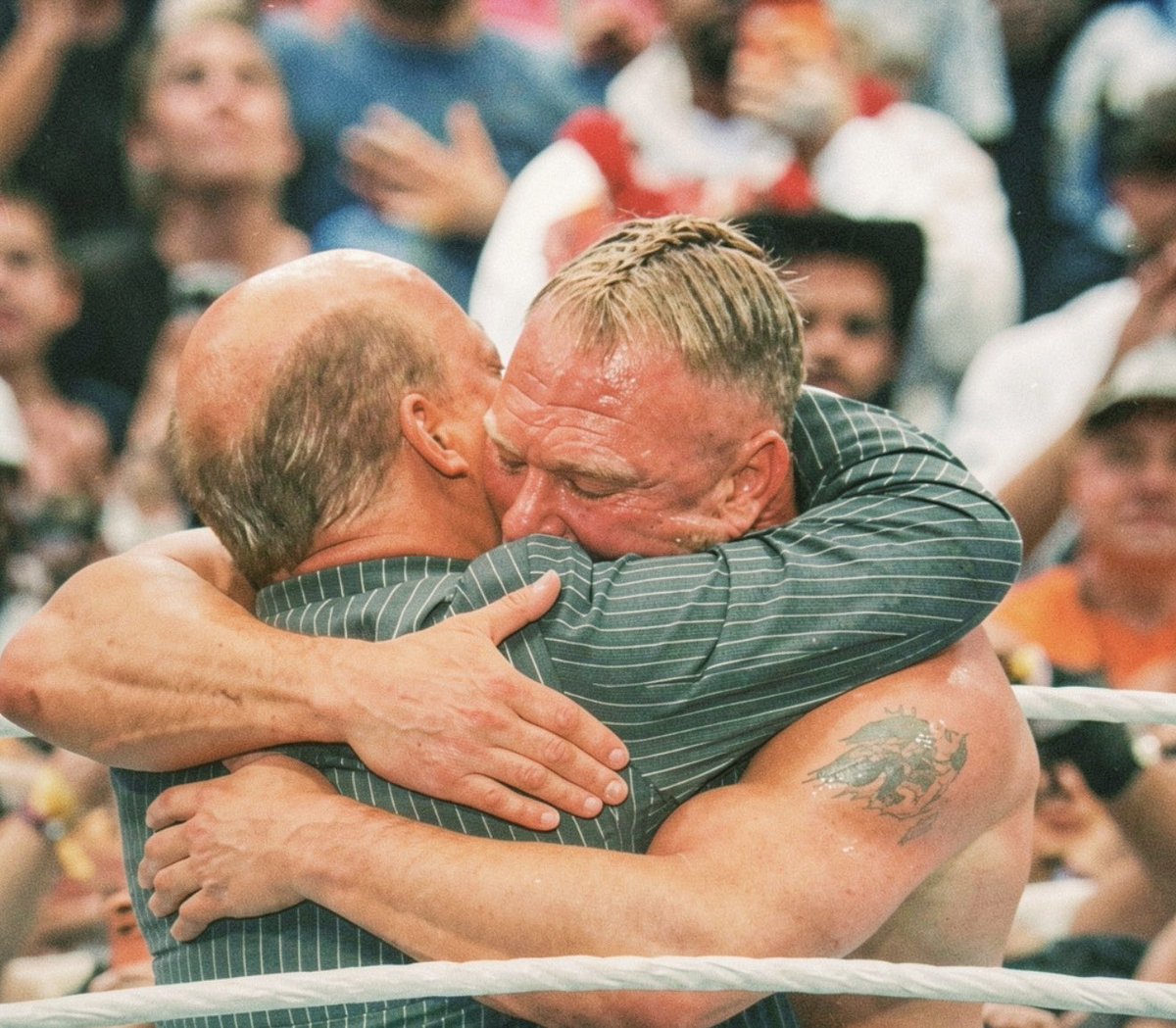 RealM2X's tweet photo. #WrestleMania https://t.co/jQpYltDIJ7