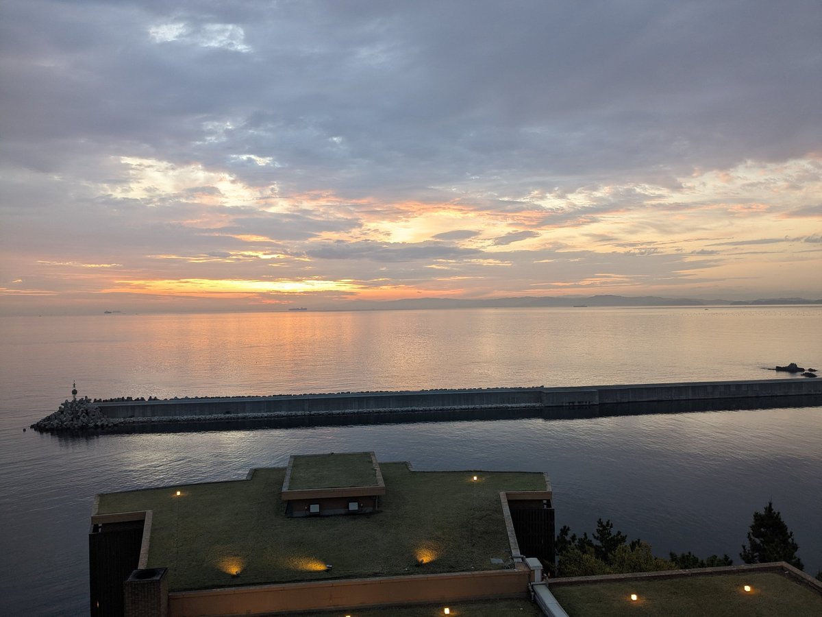 ASU_Cycling's tweet photo. 淡路島からの
朝日が綺麗でした(*´ω`*) https://t.co/cAobEwn6Vc