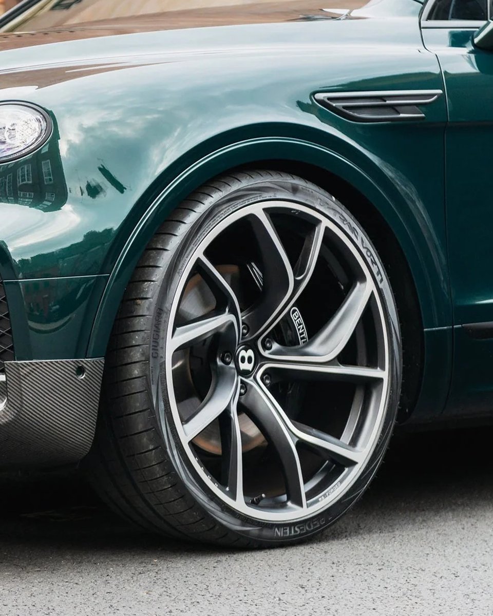 Kahn Design tweet media