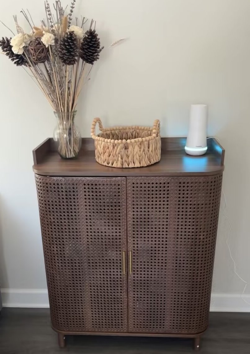 giratreeshop's tweet image. Organized storage renews your entryway. 5-tier large capacity with hollow doors for optimal air circulation, keeping shoes fresh and tidy.🥰

🛒 : tinyurl.com/2brt5prv

#interiordesign #interiordecor #homedecor #shoecabinet