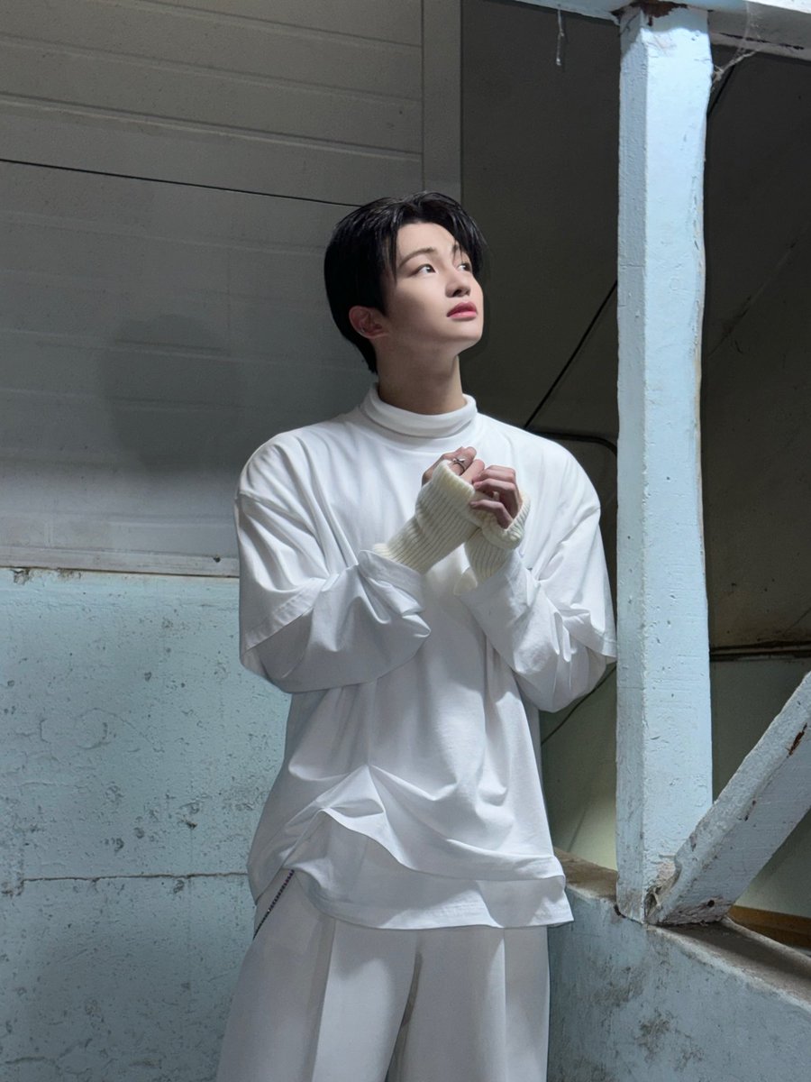 Jihoons Forehead tweet media