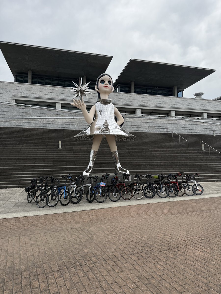 tks_emp's tweet image. 昨日はVLMお疲れ様でした\( 'ω' )/
総勢25台！しかしグリーンはぼっち😭
今日は頭痛がお昼まで続いていたので有休を取ってて助かった(´･ω･｀)
主催者のお二方＆参加者の皆様お疲れ様でした😊
はまちさんご迷惑おかけして申し訳なかったです(´･ω･｀)
#VLM  
#tern 
#VERGE 
#おりたたぶ