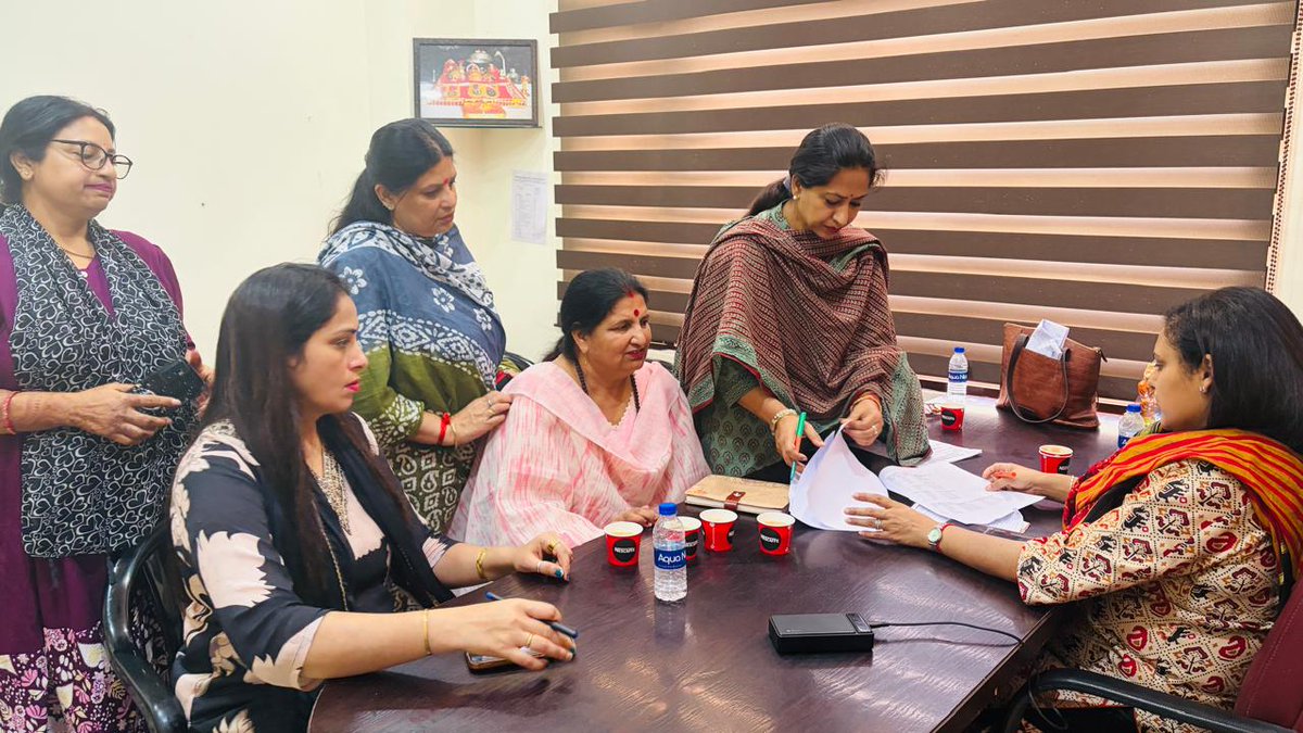 आज आगामी कार्यक्रम की बहनो के साथ चर्चा की!