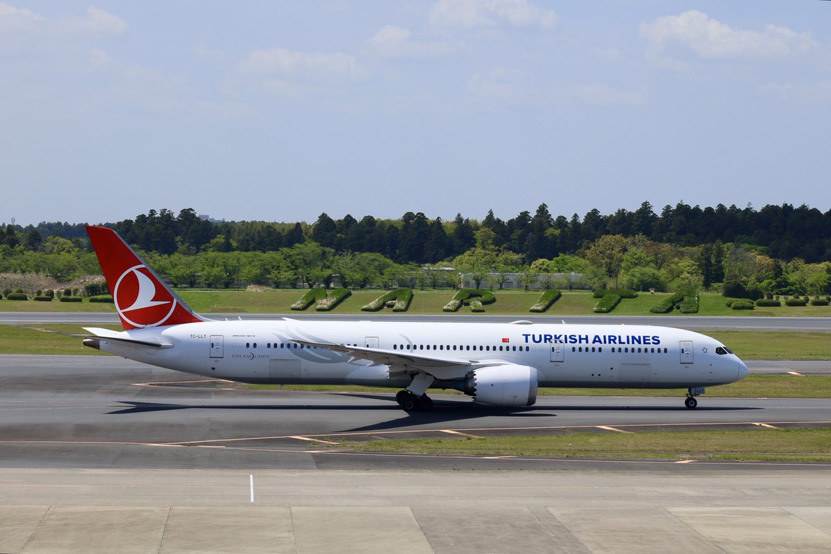 nrt_xc125's tweet photo. 成田空港のデッキがリニューアルしてから、またNARITAと一緒に撮れて嬉しいです！ https://t.co/7aqsOFEYT7
