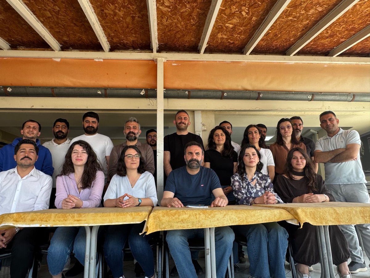 ohdgenelmerkez's tweet photo. Özgürlük İçin Hukukçular Derneği olarak, 2026 yılı Newroz sürecinde Türkiye’nin farklı illerinde yaşanan hak ihlallerine ilişkin hazırladığımız raporu kamuoyu ile paylaştık.

Raporun tamamına aşağıdaki linkten ulaşabilirsiniz ⤵️ 

https://t.co/hqltaomotk https://t.co/WjwjzW4Dzk