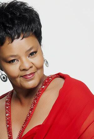 SABCNews_Radio's tweet photo. JUST IN: Veteran actress Cynthia Shange has passed away at the age of 76 in hospital. Shange was known for her role in the popular SABC 2 soap opera Muvhango.

#sabcnews #UpdateAtNoon https://t.co/zGBdV0TpGW