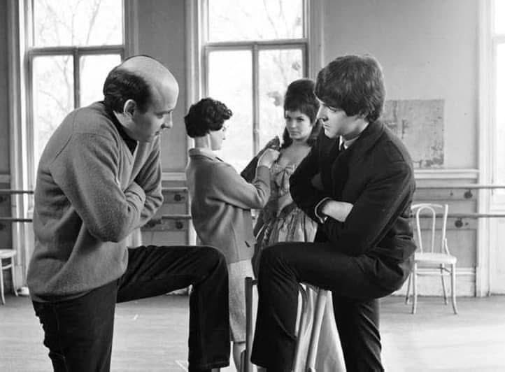 Beatlesfab40's tweet image. OTD 20APR1964 Paul McCartney filmed an unused solo sequence for The #Beatles feature film ‘A Hard Day’s Night’ in which he was looking for Ringo and had a conversation with an actress, played by Isla Blair. However, the scenes were omitted from the final cut. #TheBeatles