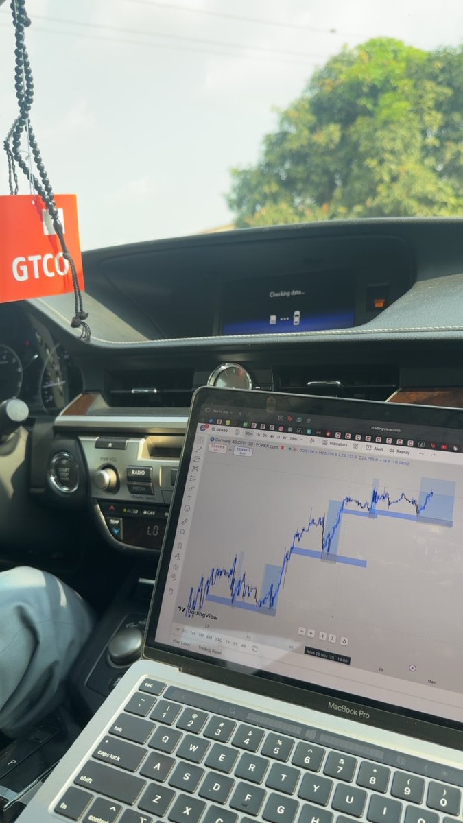 rexin4k's tweet photo. In a Lexus is way sexier. https://t.co/YULZHuX5Hv