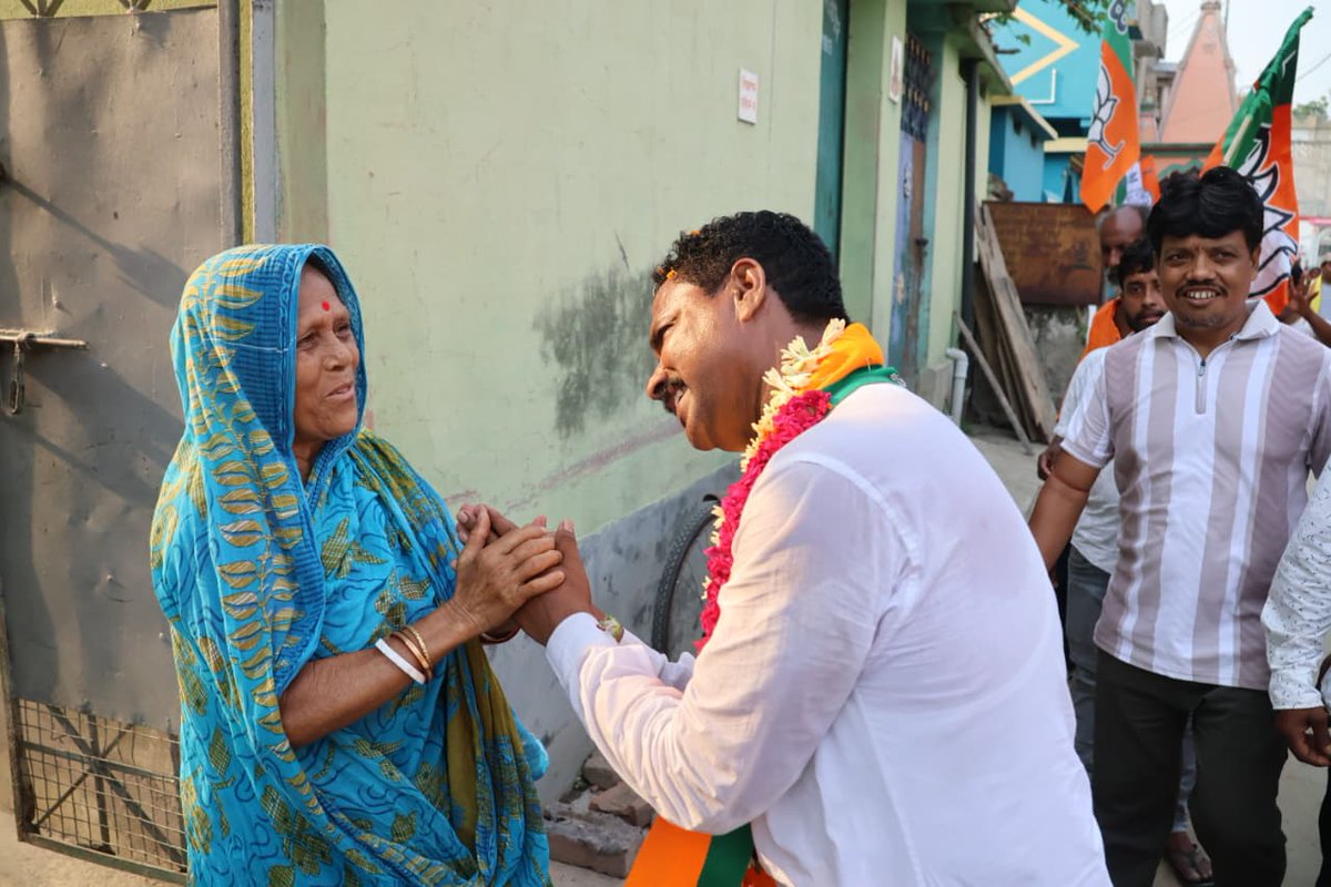 bjpkrishnaghosh's tweet image. খেদা পাড়া আজ উৎসবের রঙে রাঙানো—মানুষের ভালোবাসা আর সমর্থনে এগিয়ে চলার অঙ্গীকার।
.
.
#suvenduadhikaribjp #SamikBhattacharya #BJP4IND #tmchataobanglabachao #bjpwestbangal #krishnaghoshbjp #Vote4Poriborton #dilipghosh #PaltanoDorkarChaiBJPSarkar #BJPInTMCOut #bjpkatwa #WestBengal