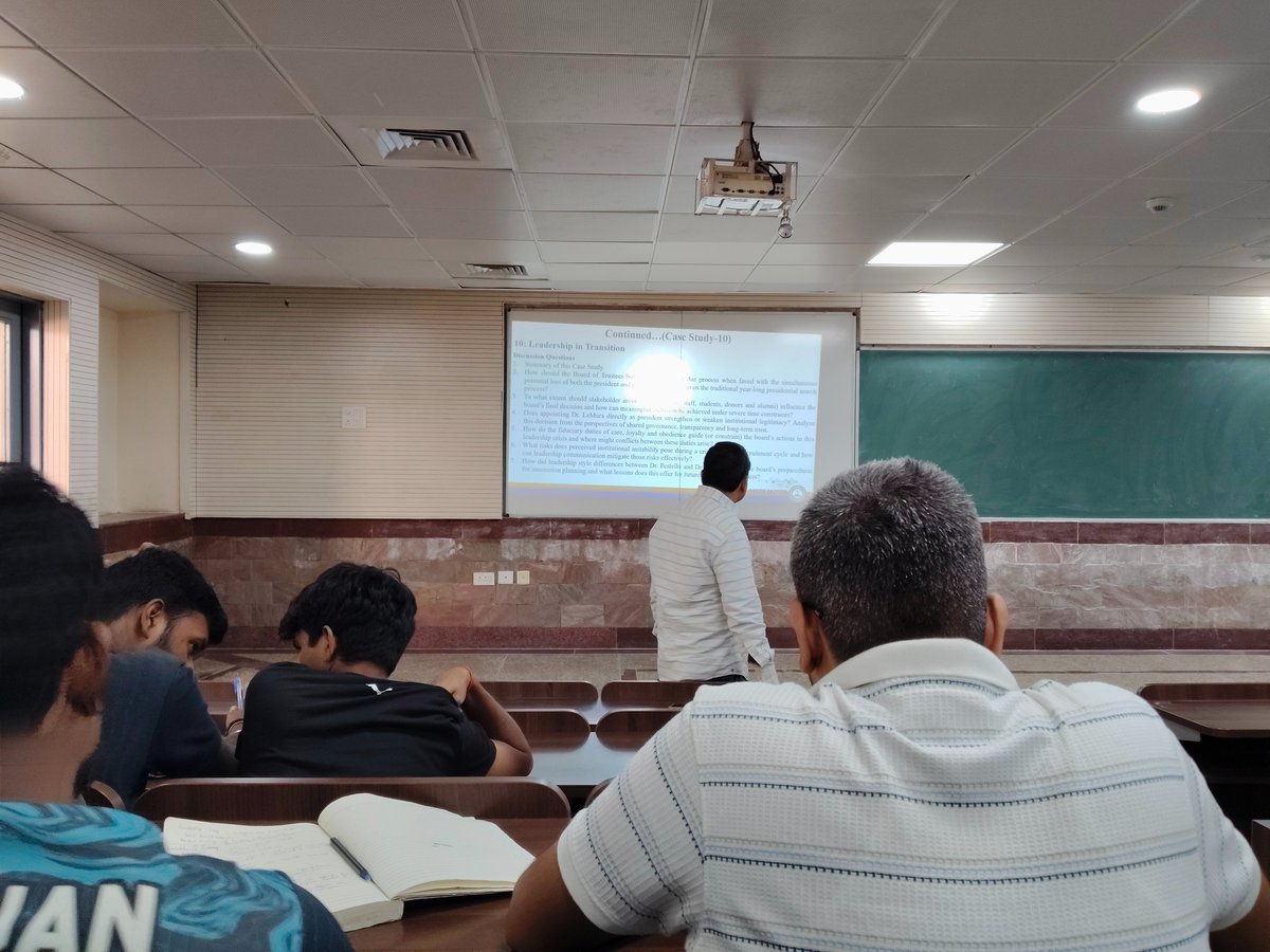 Farhan 👨‍🔬 tweet media