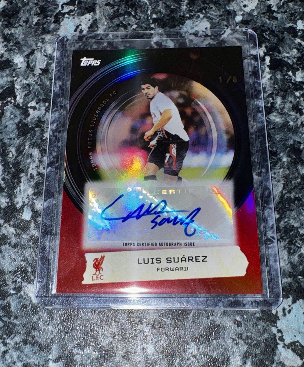 LFCCollector's tweet image. 2025/26 Topps Focus  Luis Suarez Black Viewfinder Red Autograph 1/5.    
🔗 ebay.co.uk/itm/3898849797…  
 #ad