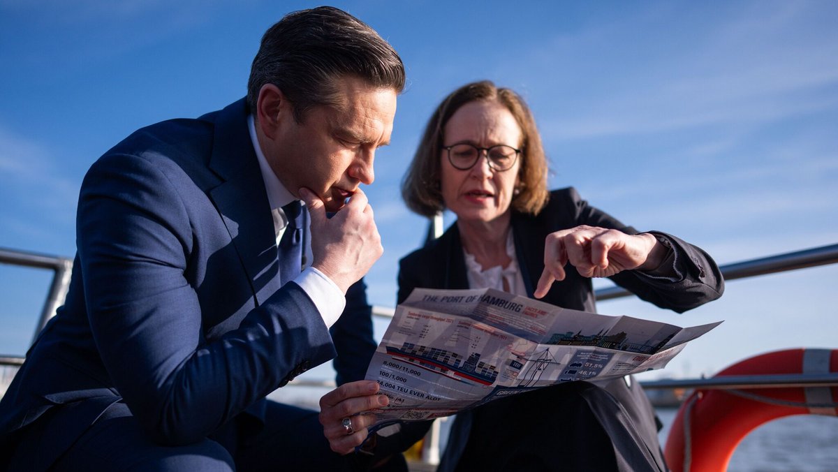 natnewswatch's tweet image. Latest @angusreidorg federal politics survey:  58% of past CPC voters stand by Poilievre’s long-term leadership, but increasing numbers say he should go. Number of past Conservative voters calling for a new leader has risen significantly since last year angusreid.org/poilievre-favo…