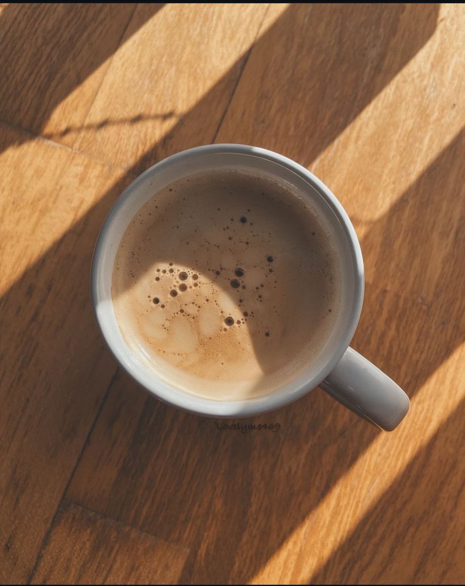 Coucou les amis, bonne journée sous le soleil ☀️ 

Congé pour moi aujourd’hui et demain ! Ce midi, on va manger au Jap’ 🍣

Bon courage à tous.tes pour cette nouvelle semaine 🫶🏻