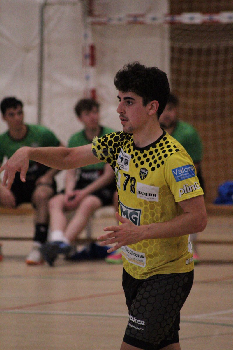 QUINA VICTÒRIA DEL SÈNIOR A! 😮‍💨💛
Partit molt intens en què no hem tingut un bon inici. Després, gràcies a una actuació estel·lar del nostre porter Brahima i a una millor dinàmica de gols en l’últim tram, vam ser capaços d’emportar-nos els 2 punts! 🥹💛