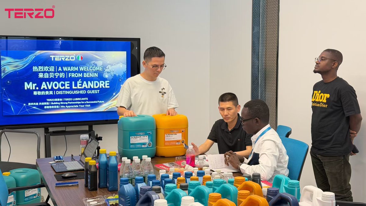 TERZO_Oil_Guide's tweet image. From Benin 🇧🇯
Product discussions. Market alignment.
Next steps ahead.
🌐 terzolubricant.com

#Benin #Africa #B2B #Lubricants #TERZO #Growth