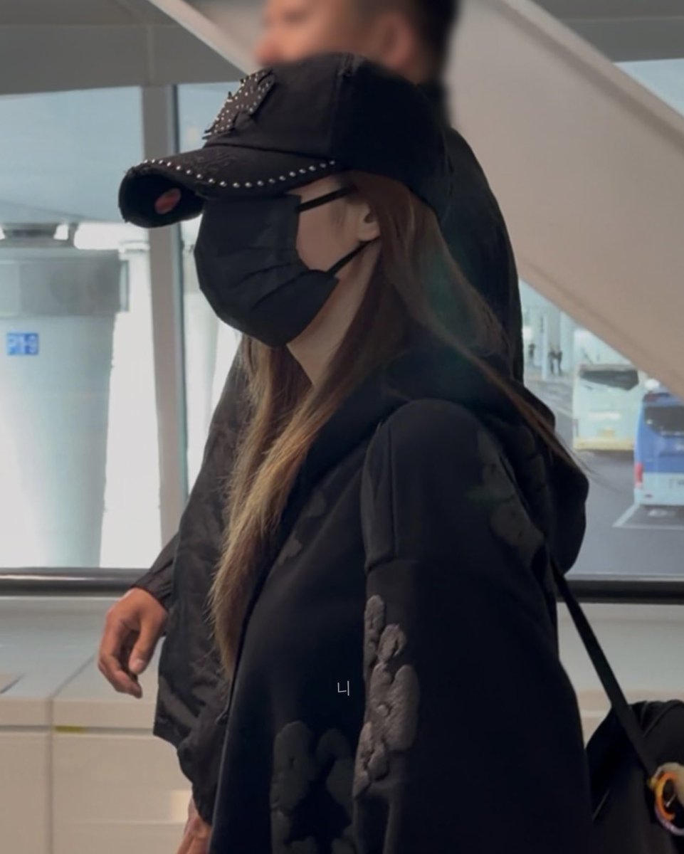 260420

오랜만 🥹

#트와이스 #TWICE #사나 #SANA #サナ