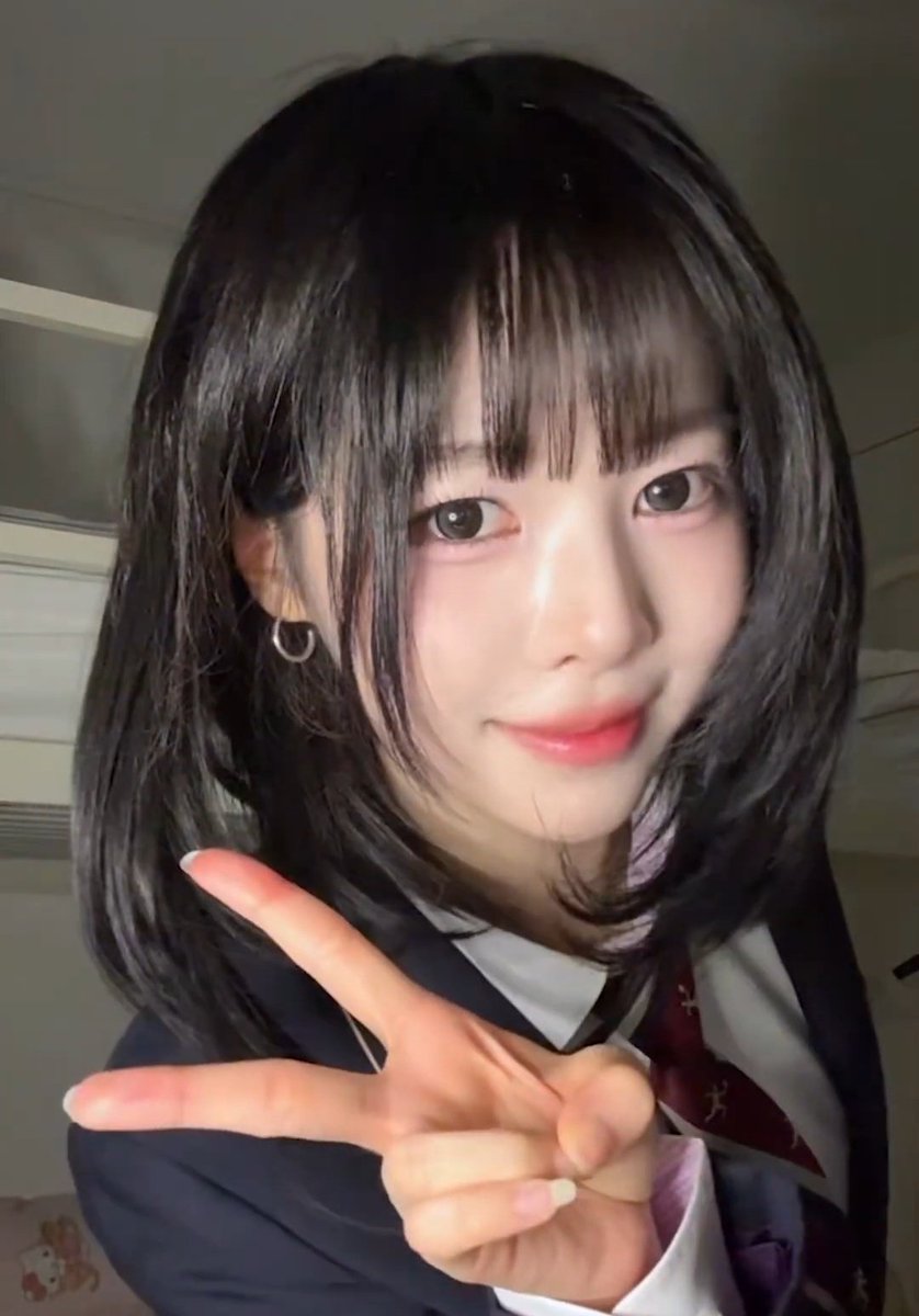 유여니스 tweet media