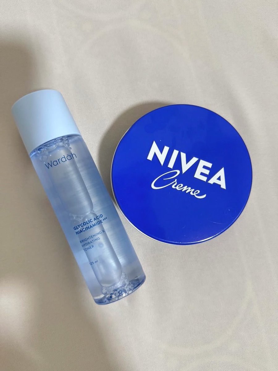 ipacuttiee's tweet photo. nivea + wardah glycolid COMBO bikin daki &amp; celah item ambyur semua 😱 https://t.co/oOMrskKLvp